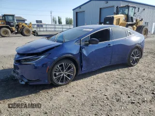 2024 Toyota Prius LE z VIN JTDADABU3R3017241, wystawiony jako Copart lot #55644165 z przebiegiem 2 948 mil mil oraz Szkoda całkowita • Salvage title. Historia ofert i sprzedaży dostępna na DreamBid. Obrazek 1.