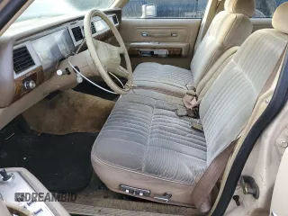 1987 Mercury Grand Marquis GS z VIN 2MEBM74F9HX714211, wystawiony jako Copart lot #43594205 z przebiegiem 26 933 mil mil oraz Szkody całkowita. Historia ofert i sprzedaży dostępna na DreamBid. Obrazek 7.