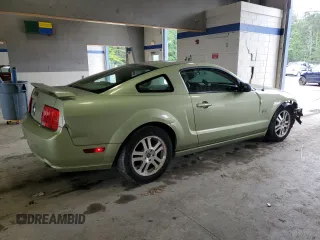 2005 Ford Mustang GT Deluxe z VIN 1ZVFT82H955226208, wystawiony jako Copart lot #57264705 z przebiegiem 36 462 mil mil oraz Szkoda całkowita • Salvage title. Historia ofert i sprzedaży dostępna na DreamBid. Obrazek 3.