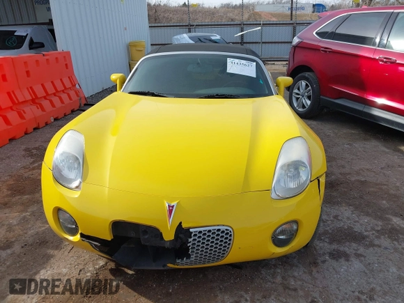 2007 Pontiac Solstice z VIN 1G2MB35B77Y132275, wystawiony jako IAAI lot #41435627 z przebiegiem 87 635 mil mil oraz . Historia ofert i sprzedaży dostępna na DreamBid. Obrazek 12.