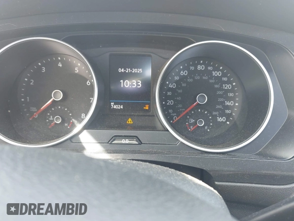 2021 Volkswagen Tiguan SE z VIN 3VV3B7AX5MM027369, wystawiony jako IAAI lot #42082821 z przebiegiem 74 024 mil mil oraz . Historia ofert i sprzedaży dostępna na DreamBid. Obrazek 7.