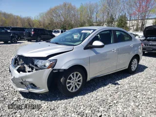 2019 Chevrolet Sonic LT z VIN 1G1JD5SBXK4109168, wystawiony jako Copart lot #53985825 z przebiegiem 30 470 mil mil oraz Szkoda całkowita • Salvage title. Historia ofert i sprzedaży dostępna na DreamBid. Obrazek 1.