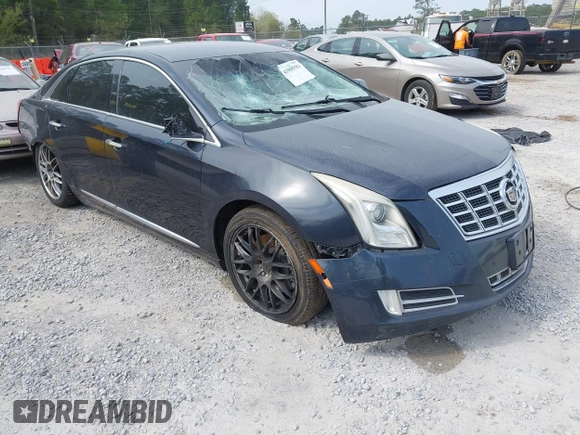 2013 Cadillac XTS Premium with VIN 2G61S5S31D9196354, listed as a IAAI auction lot 41905983 with 197,605 mi miles. Bid and sale history available at carsss.com. Image 1.