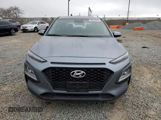 2021 Hyundai Kona SE z VIN KM8K12AAXMU610006, wystawiony jako Copart lot #50434295 z przebiegiem 43 853 mil mil oraz Szkoda całkowita • Salvage title. Historia ofert i sprzedaży dostępna na DreamBid. Obrazek 5.