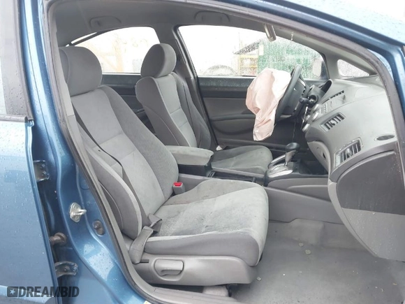 2010 Honda Civic Sdn LX with VIN 19XFA1F51AE015941, listed as a IAAI auction lot 41710847 with 133,929 mi miles. Bid and sale history available at carsss.com. Image 5.