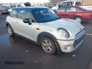 2014 MINI Hardtop with VIN WMWXM5C58ET971810, listed as a IAAI auction lot 41159051 with 81,158 mi miles and . Bid and sale history available at DreamBid. Image 1.