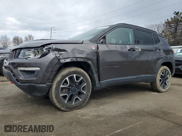 2019 Jeep Compass Trailhawk with VIN 3C4NJDDB0KT775734, listed as a Copart auction lot 50726555 with 81,812 mi miles and Salvage Title. Bid and sale history available at carsss.com. Image 1.