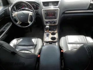 2015 GMC Acadia Denali z VIN 1GKKVTKD4FJ326306, wystawiony jako Copart lot #59263725 z przebiegiem 134 839 mil mil oraz Szkoda całkowita • Salvage title. Historia ofert i sprzedaży dostępna na DreamBid. Obrazek 8.