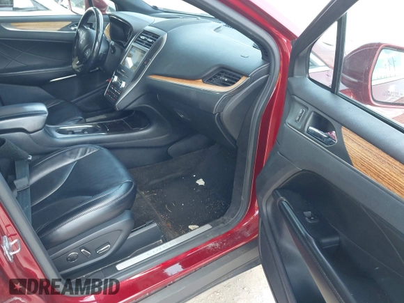 2016 Lincoln MKC Select with VIN 5LMCJ2C98GUJ19751, listed as a IAAI auction lot 42343559 with 88,745 mi miles and . Bid and sale history available at DreamBid. Image 5.