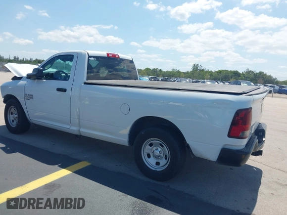2022 Ram 1500 Tradesman z VIN 3C6JR6DG1NG300872, wystawiony jako IAAI lot #42255745 z przebiegiem 30 727 mil mil oraz . Historia ofert i sprzedaży dostępna na DreamBid. Obrazek 3.