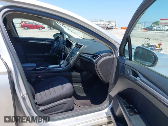 2013 Ford Fusion SE with VIN 3FA6P0HR3DR131573, listed as a IAAI auction lot 42139156 with 97,435 mi miles. Bid and sale history available at carsss.com. Image 5.