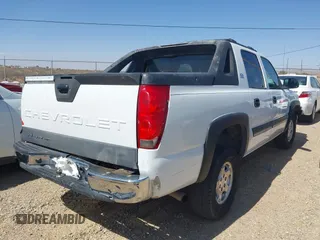 2004 Chevrolet Avalanche with VIN 3GNEC12T84G231196, listed as a IAAI auction lot 41933711 with 275,095 mi miles. Bid and sale history available at carsss.com. Image 13.