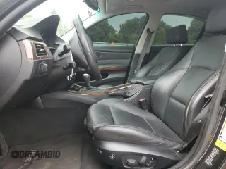 2007 BMW 3 Series 335i z VIN WBAVB73557PA85368, wystawiony jako Copart lot #58534205 z przebiegiem Nie podano mil oraz Szkoda całkowita • Salvage title. Historia ofert i sprzedaży dostępna na DreamBid. Obrazek 7.