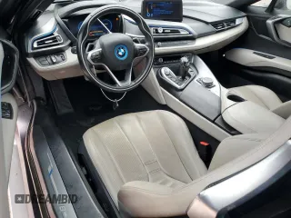 2015 BMW i8 z VIN WBY2Z2C52FV392362, wystawiony jako Copart lot #78270524 z przebiegiem 59 293 mil mil oraz Szkoda całkowita • Salvage title. Historia ofert i sprzedaży dostępna na DreamBid. Obrazek 8.