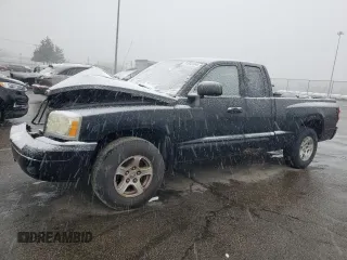 2005 Dodge Dakota SLT with VIN 1D7HE42N05S149563, listed as a Copart auction lot 81993094 with 120,039 mi miles and Salvage title. Bid and sale history available at DreamBid. Image 1.