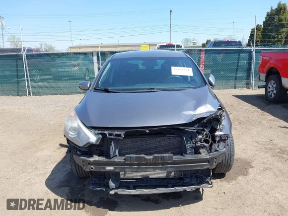 2016 Kia Forte 5-Door LX with VIN KNAFK5A81G5654585, listed as a IAAI auction lot 42103861 with 201,547 mi miles. Bid and sale history available at carsss.com. Image 6.