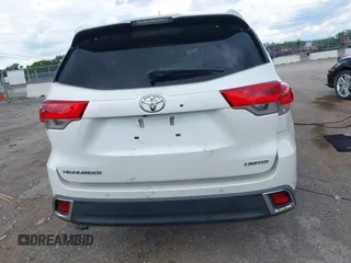 2017 Toyota Highlander Limited with VIN 5TDYZRFH6HS222576, listed as a IAAI auction lot 42405961 with 97,148 mi miles and . Bid and sale history available at DreamBid. Image 15.