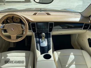 2010 Porsche Panamera S z VIN WP0AB2A78AL063420, wystawiony jako Copart lot #57913815 z przebiegiem 113 506 mil mil oraz Tytuł czysty. Historia ofert i sprzedaży dostępna na DreamBid. Obrazek 9.