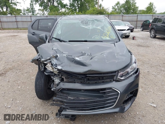 2020 Chevrolet Trax LS z VIN 3GNCJKSB3LL169352, wystawiony jako IAAI lot #42265216 z przebiegiem 19 926 mil mil oraz . Historia ofert i sprzedaży dostępna na DreamBid. Obrazek 6.
