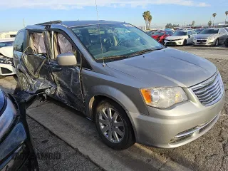 2016 Chrysler Town & Country Touring with VIN 2C4RC1BG0GR198206, listed as a Copart auction lot 47177695 with 102,522 mi miles and Clean Title. Bid and sale history available at DreamBid. Image 4.