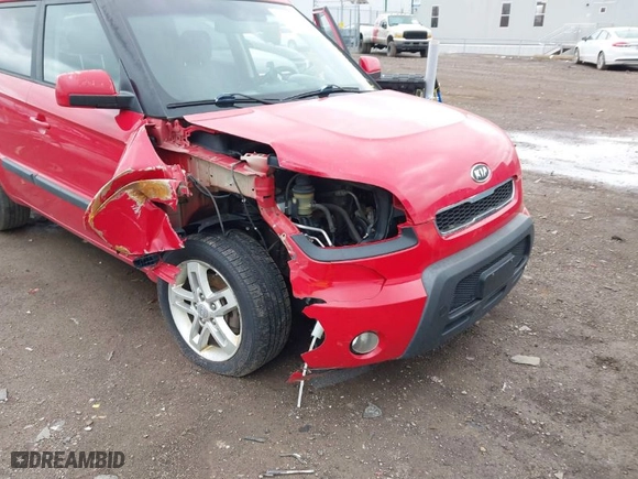 2011 Kia Soul + with VIN KNDJT2A28B7258221, listed as a IAAI auction lot 41844602 with 183,665 mi miles. Bid and sale history available at carsss.com. Image 6.