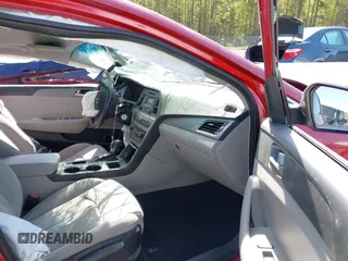 2017 Hyundai Sonata SE with VIN 5NPE24AF3HH450511, listed as a IAAI auction lot 41931105 with 22,624 mi miles. Bid and sale history available at carsss.com. Image 5.