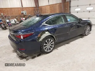 2021 Lexus ES 350 z VIN 58ADZ1B1XMU087881, wystawiony jako IAAI lot #42264527 z przebiegiem 15 273 mil mil oraz . Historia ofert i sprzedaży dostępna na DreamBid. Obrazek 4.