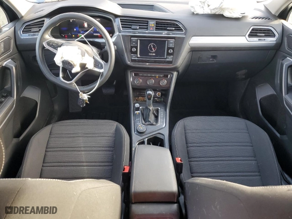 2024 Volkswagen Tiguan S with VIN 3VVFB7AXXRM011592, listed as a Copart auction lot 83038484 with 15,148 mi miles and Salvage Title. Bid and sale history available at carsss.com. Image 8.