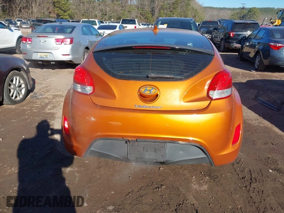 2013 Hyundai Veloster w/Gray Int with VIN KMHTC6AD3DU126193, listed as a IAAI auction lot 41251982 with 119,066 mi miles. Bid and sale history available at carsss.com. Image 16.