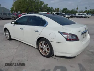 2014 Nissan Maxima SV z VIN 1N4AA5AP0EC473211, wystawiony jako IAAI lot #41863206 z przebiegiem 79 184 mil mil oraz . Historia ofert i sprzedaży dostępna na DreamBid. Obrazek 3.
