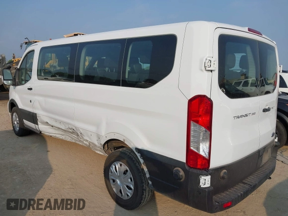 2024 Ford Transit Passenger XL z VIN 1FBAX2Y82RKA83426, wystawiony jako IAAI lot #42022011 z przebiegiem 36 531 mil mil oraz . Historia ofert i sprzedaży dostępna na DreamBid. Obrazek 3.
