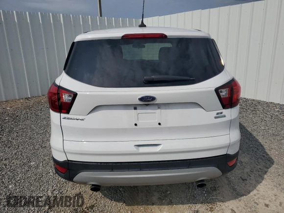 2019 Ford Escape SE z VIN 1FMCU0GD9KUB81245, wystawiony jako Copart lot #56739285 z przebiegiem 60 813 mil mil oraz Czysty tytuł • Clean title. Historia ofert i sprzedaży dostępna na DreamBid. Obrazek 6.