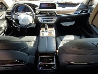 2020 BMW 7 Series 740i with VIN WBA7T2C07LCD79725, listed as a Copart auction lot 48498255 with 57,580 mi miles and Salvage title. Bid and sale history available at DreamBid. Image 8.