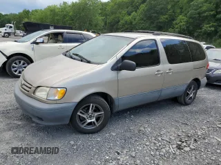 2003 Toyota Sienna LE with VIN 4T3ZF13CX3U510261, listed as a Copart auction lot 61920235 with 200,495 mi miles and Clean title. Bid and sale history available at DreamBid. Image 1.