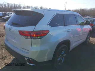 2018 Toyota Highlander Limited z VIN 5TDDZRFH5JS820243, wystawiony jako IAAI lot #41614333 z przebiegiem 98 596 mil mil oraz . Historia ofert i sprzedaży dostępna na DreamBid. Obrazek 4.