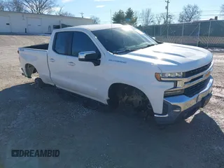2020 Chevrolet Silverado 1500 LT with VIN 1GCRYDED4LZ221815, listed as a IAAI auction lot 41317651 with 51,340 mi miles. Bid and sale history available at carsss.com. Image 1.
