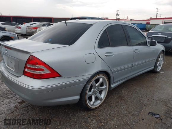 2007 Mercedes-Benz C 230 Sport с VIN WDBRF52H17F923745, выставлен на аукционе IAAI как лот 42195443 с пробегом 163 999 миль миль и . История ставок и продаж доступна на DreamBid. Изображение 4.