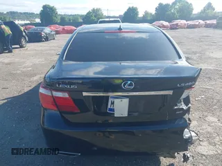 2009 Lexus LS 460 с VIN JTHCL46F895001922, выставлен на аукционе IAAI как лот 42273978 с пробегом Не указан миль и . История ставок и продаж доступна на DreamBid. Изображение 16.