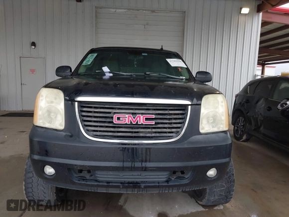 2007 GMC Yukon SLE w/3SA with VIN 1GKFC13C27R307371, listed as a IAAI auction lot 41569424 with 355,074 mi miles. Bid and sale history available at carsss.com. Image 6.