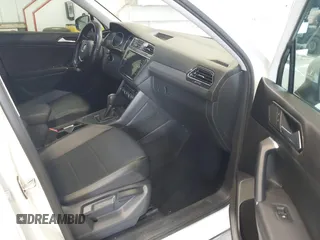 2018 Volkswagen Tiguan SEL z VIN 3VV3B7AX1JM167656, wystawiony jako IAAI lot #42658377 z przebiegiem 74 130 mil mil oraz . Historia ofert i sprzedaży dostępna na DreamBid. Obrazek 5.
