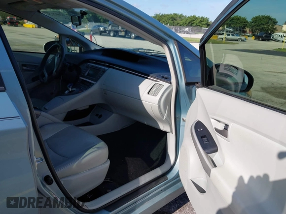 2014 Toyota Prius Four with VIN JTDKN3DU3E1804657, listed as a IAAI auction lot 42697129 with 276,662 mi miles and . Bid and sale history available at DreamBid. Image 5.