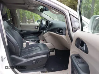 2018 Chrysler Pacifica Limited с VIN 2C4RC1GG7JR149276, выставлен на аукционе IAAI как лот 42118109 с пробегом 106 470 миль миль и . История ставок и продаж доступна на DreamBid. Изображение 5.