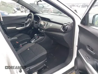 2019 Nissan Kicks S with VIN 3N1CP5CU0KL542096, listed as a IAAI auction lot 41390268 with 115,861 mi miles and . Bid and sale history available at carsss.com. Image 5.