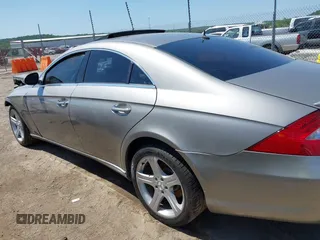 2006 Mercedes-Benz CLS 500 z VIN WDDDJ75X06A037541, wystawiony jako IAAI lot #42252829 z przebiegiem 151 295 mil mil oraz . Historia ofert i sprzedaży dostępna na DreamBid. Obrazek 15.