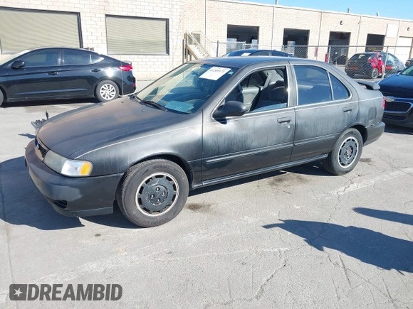 1998 Nissan Sentra XE z VIN 1N4AB41D8WC757796, wystawiony jako IAAI lot #41209171 z przebiegiem 160 108 mil mil oraz . Historia ofert i sprzedaży dostępna na DreamBid. Obrazek 2.