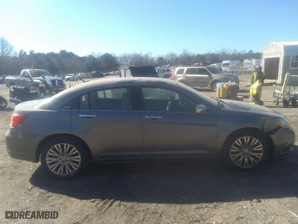 2013 Chrysler 200 Limited with VIN 1C3CCBCG5DN513847, listed as a IAAI auction lot 41370594 with NaN miles. Bid and sale history available at carsss.com. Image 13.