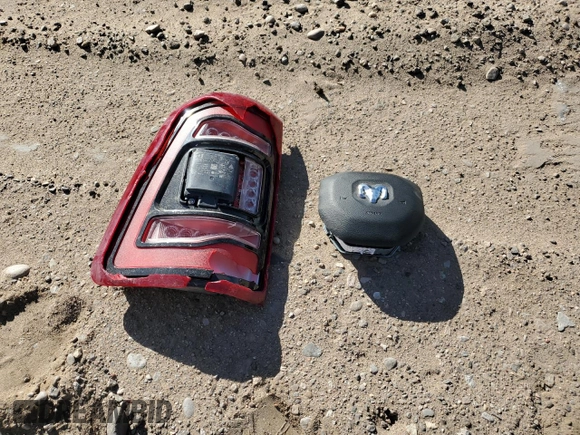 2021 Ram 2500 Power Wagon z VIN 3C6TR5EJ3MG625857, wystawiony jako Copart lot #77351623 z przebiegiem Nie podano mil oraz Nie do naprawy • Non repairable. Historia ofert i sprzedaży dostępna na DreamBid. Obrazek 12.