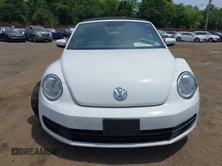 2015 Volkswagen Beetle Classic с VIN 3VW517AT4FM809038, выставлен на аукционе IAAI как лот 42621859 с пробегом 106 118 миль миль и . История ставок и продаж доступна на DreamBid. Изображение 12.
