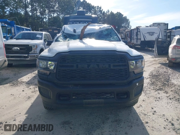 2024 Ram 2500 Tradesman with VIN 3C6UR5HJXRG151946, listed as a IAAI auction lot 40958376 with 29,948 mi miles. Bid and sale history available at carsss.com. Image 12.