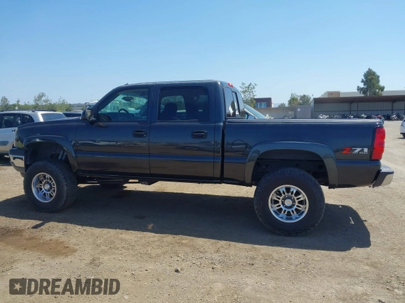 2005 Chevrolet Silverado 1500 LT with VIN 2GCEK13T651358419, listed as a IAAI auction lot 42073531 with 120,233 mi miles and . Bid and sale history available at DreamBid. Image 14.